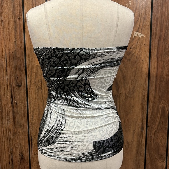 Black and White Strapless Top women’s size Small - Picture 5 of 5